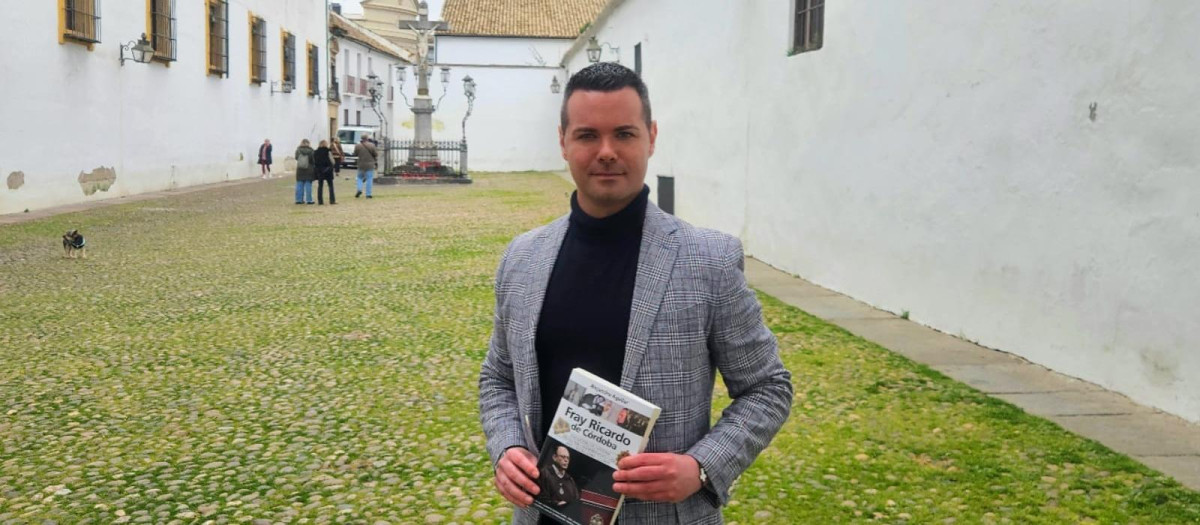 Alejandro Aguilar, en la plaza de Capuchinos