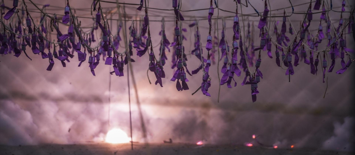 Imagen de la mascletà por el Día de la Mujer, a 8 de marzo de 2025, en Valencia