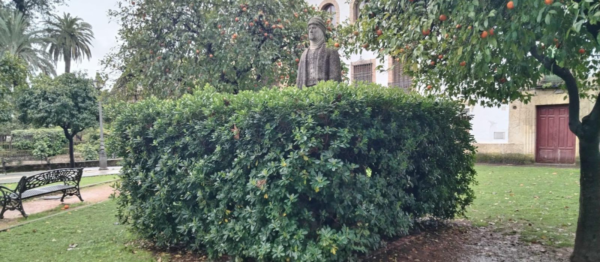 Estatua de Al-Haken II en Campo Santo de los Mártires