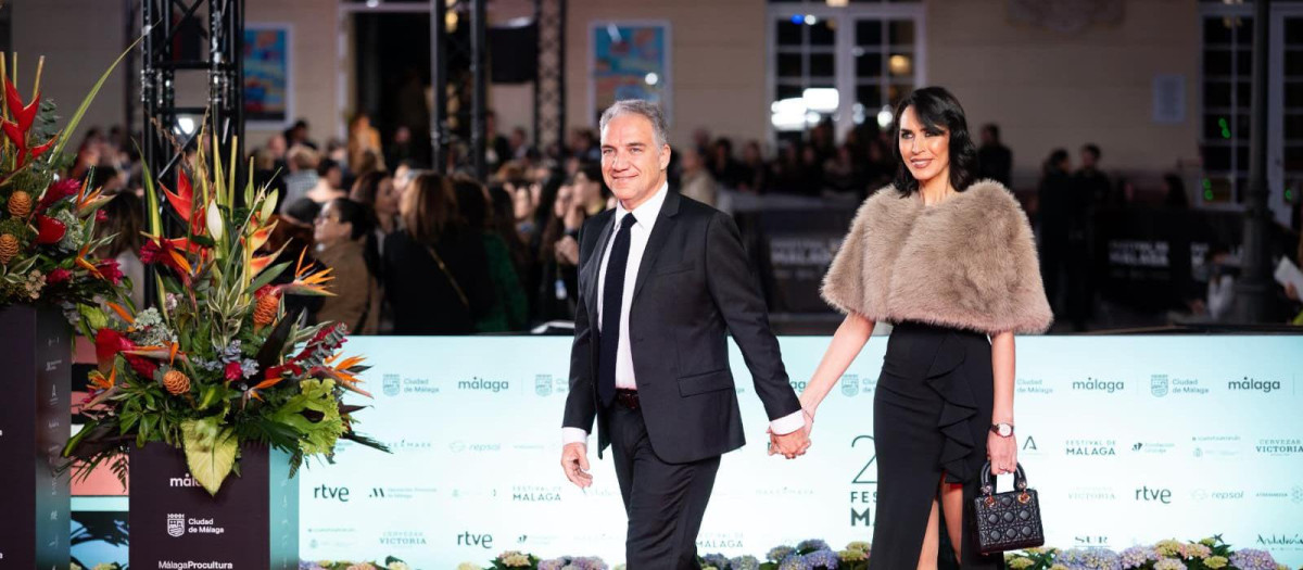 Elías Bendodo y Teresa Martín