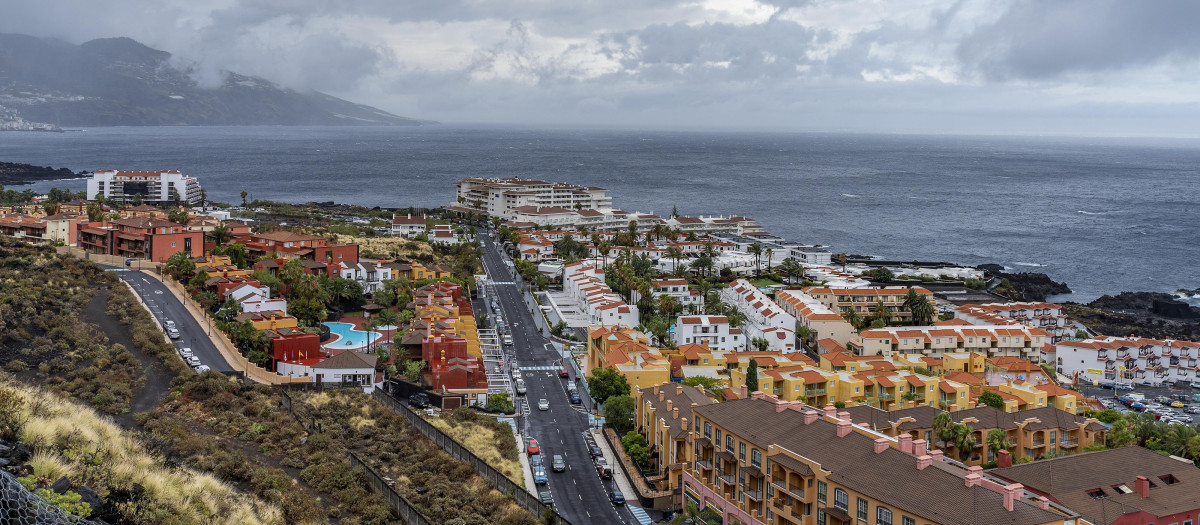 Nubes bajas por la borrasca 'Óscar', a 6 de junio de 2023, en La Palma, Santa Cruz de Tenerife, Canarias (España).