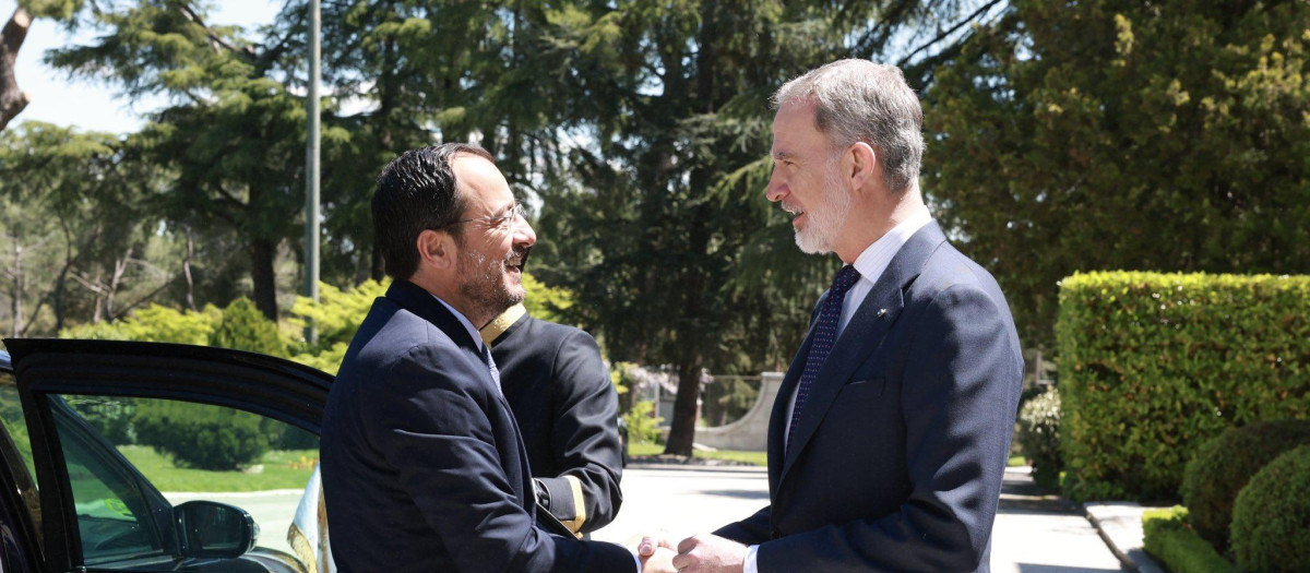El Rey, con el presidente de Chipre en abril del año pasado en La Zarzuela