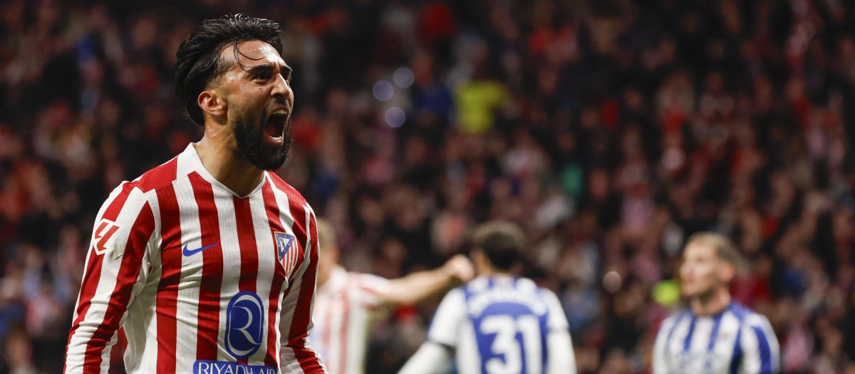 Nico González celebra uno de sus goles ante la Real Sociedad