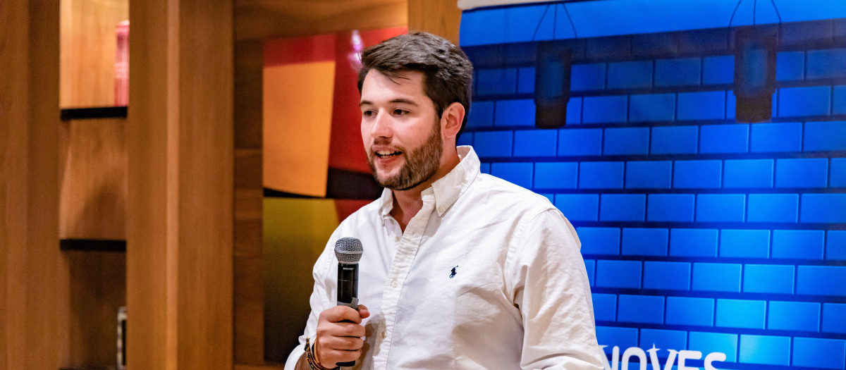 Carlo Giacomo durante un evento del PP en Cataluña