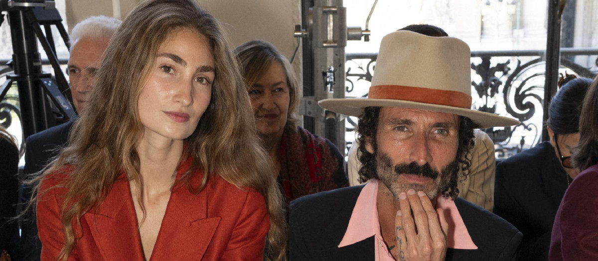 Almudena  Cañedo en el desfile de Gabriela Hearst con su novo Leiva