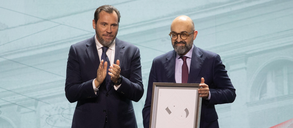 El ministro de Transportes y Movilidad Sostenible, Óscar Puente y el presidente de Adif y Adif-Alta Velocidad, Pedro Marco de la Peña