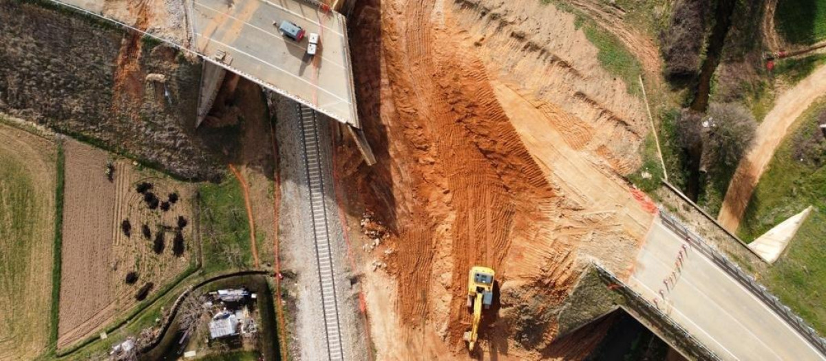 Obras de emergencia que se llevaron a cabo en el paso superior de la N-120

REMITIDA / HANDOUT por AYUNTAMIENTO DE ASTORGA
Fotografía remitida a medios de comunicación exclusivamente para ilustrar la noticia a la que hace referencia la imagen, y citando la procedencia de la imagen en la firma
10/3/2026
