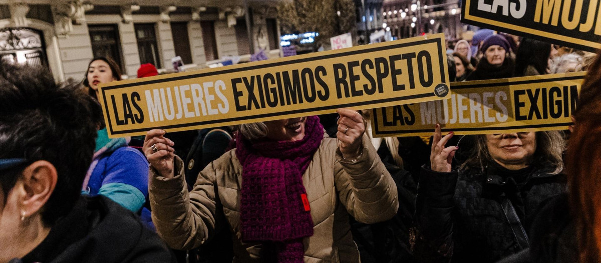 (Foto de ARCHIVO)
Decenas de personas durante la manifestación convocada por el Movimiento Feminista de Madrid por el Día Internacional de la Mujer