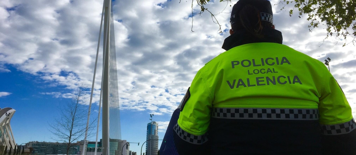 Imagen de archivo de un agente de la Policía Local de Valencia.