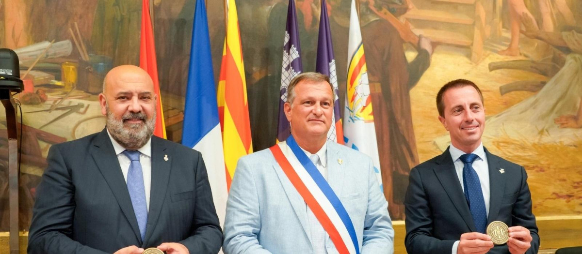 Louis Aliot (centro), en una imagen de archivo en Palma de Mallorca