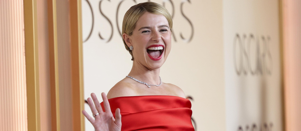 Jessie Buckley en la gala de los Oscar 2026