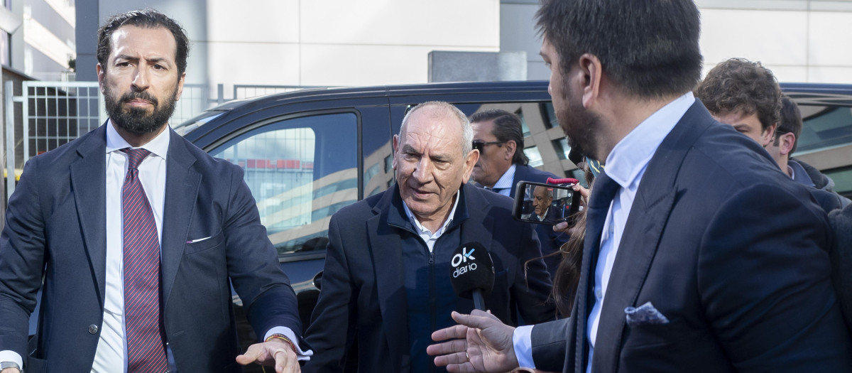 El ex DAO de la Policía Nacional, José Ángel González, a su llegada al Juzgado para declarar coimo investigado