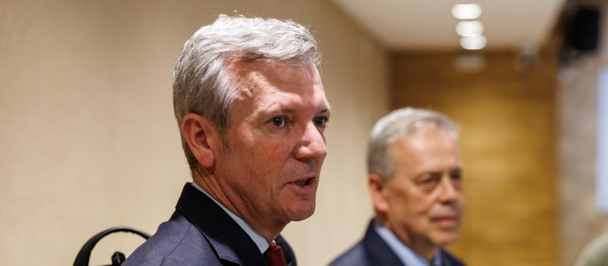 Alfonso Rueda y el consejero de Sanidad, Antonio Gómez Caamaño