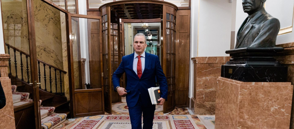 El diputado Javier Ortega Smith, a su llegada a una sesión plenaria en el Congreso de los Diputados