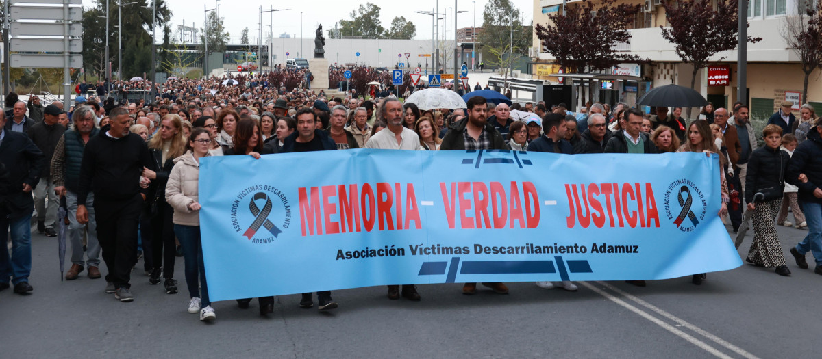 Marcha convocada por la 'Asociación Víctimas del Descarrilamiento de Adamuz' en Huelva