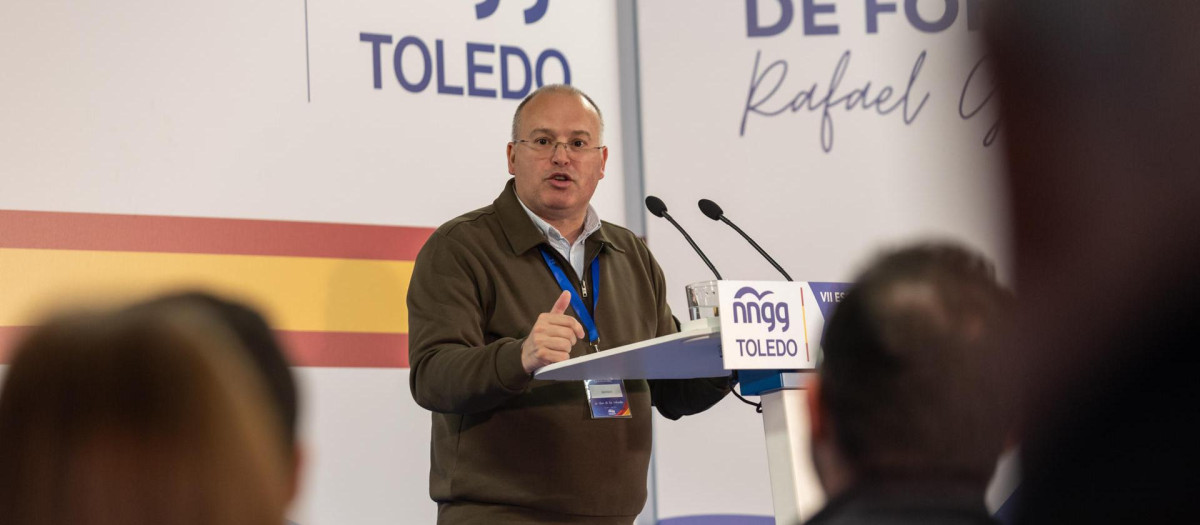 El secretario general del PP, Miguel Tellado, durante su intervención este sábado en Layos (Toledo)