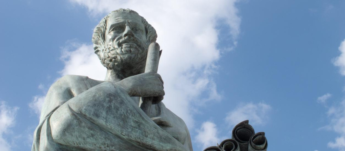 Estatua de Aristóteles