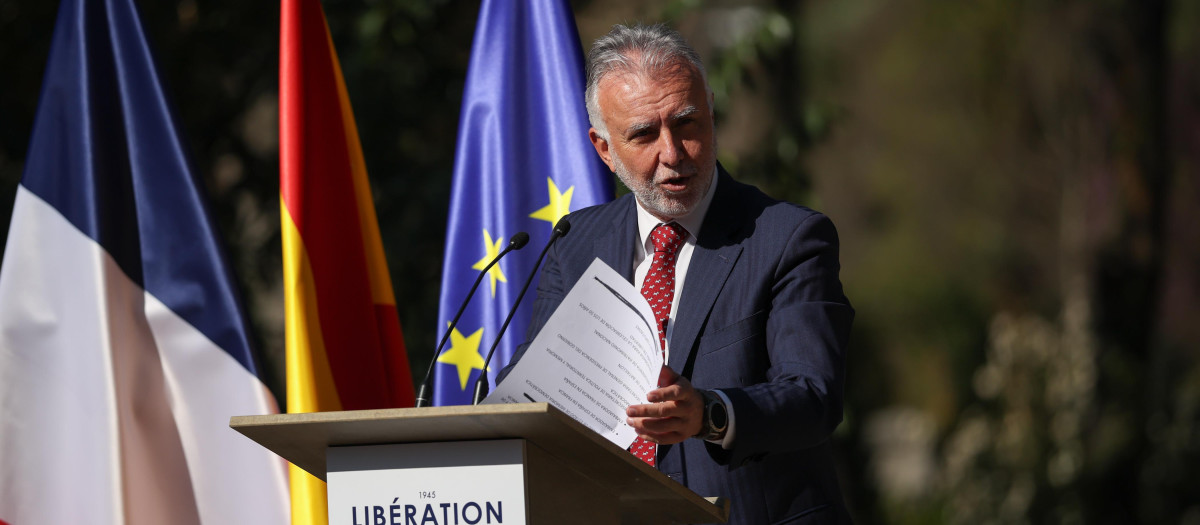El ministro de Política Territorial y Memoria Democrática, Ángel Víctor Torres, interviene durante la inauguración de la exposición ‘Libération. París 1944. Españoles, exilio y resistencia’, en los Jardines de Campo del Moro del Palacio Real, a 12 de marzo de 2026, en Madrid (España). La exposición rinde homenaje a los republicanos españoles que participaron en la liberación de París, en la Segunda Guerra Mundial, especialmente a los combatientes de La Nueve, compañía integrada mayoritariamente por exiliados españoles en la 2ª División Blindada francesa.