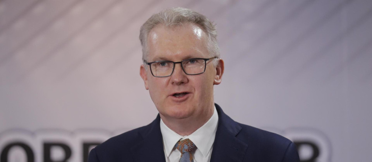 El ministro del Interior australiano, Tony Burke
