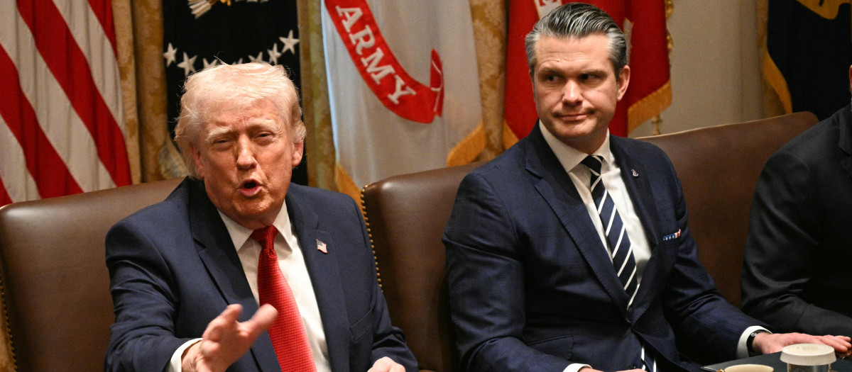 El presidente de EE.UU. Donald Trump junto a Marco Rubio y Pete Hegseth en la Casa Blanca