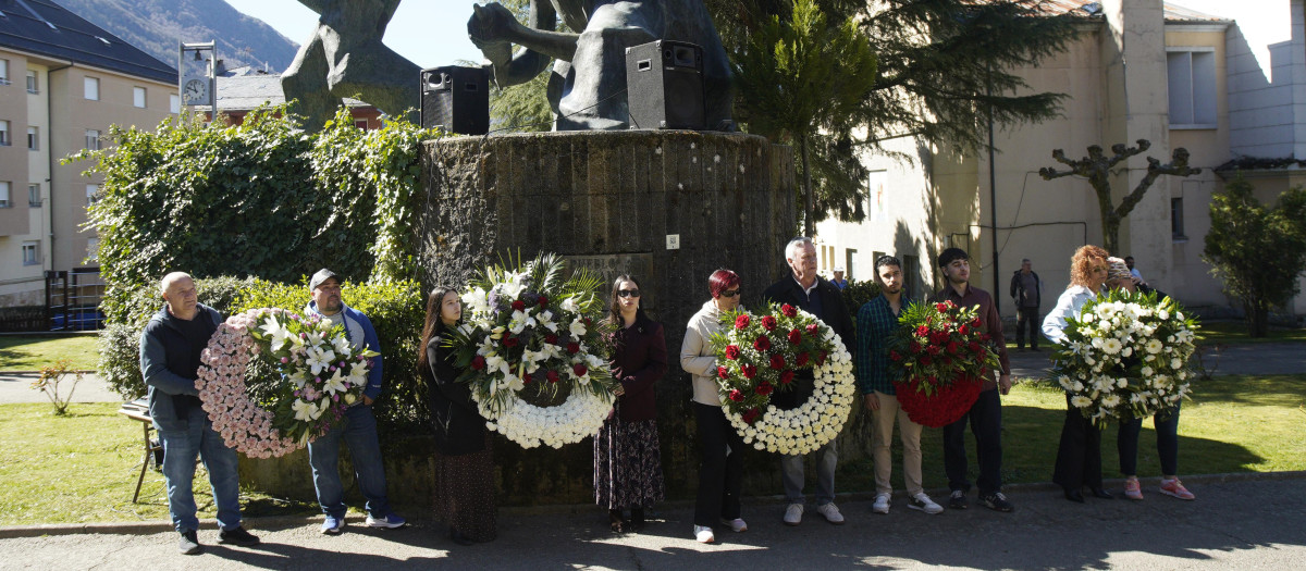 Homenaje del Ayuntamiento de Villablino (León), a los mineros fallecidos en el accidente de Cerredo (Asturias)
