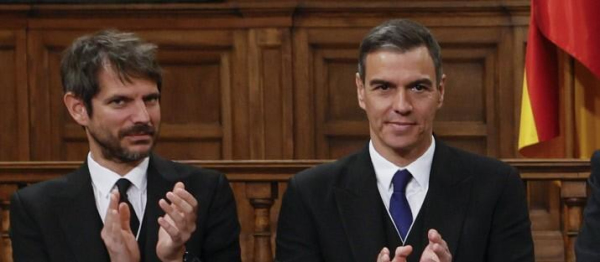 Urtasun y Sánchez en la ceremonia de entrega del Premio Cervantes 2024
