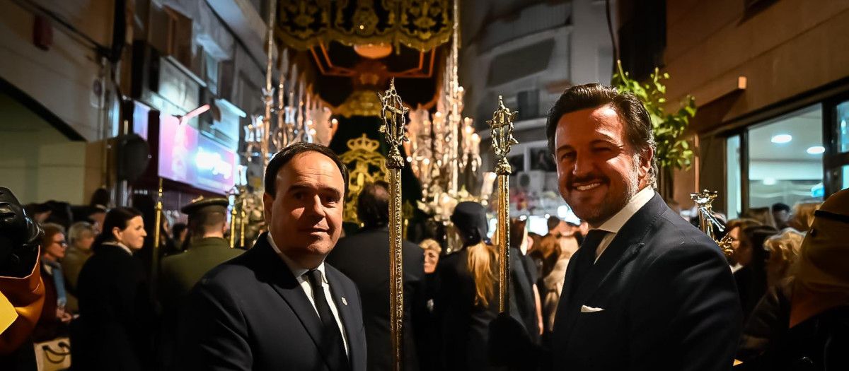 Imagen de Juanfran Pérez Llorca y Pablo Ruz en la procesión de la Esperanza de Elche.