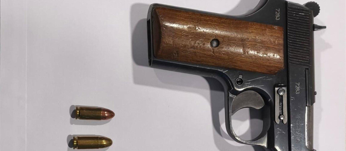 Arma de fuego intervenida en la operación policial