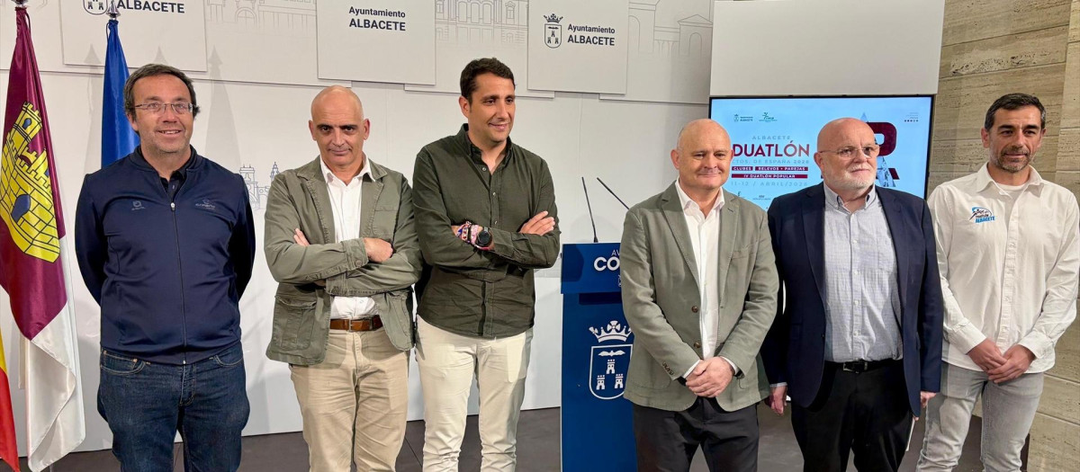 Presentación del Campeonato de España de Duatlón y el Duatlón Popular.

REMITIDA / HANDOUT por AYUNTAMIENTO
Fotografía remitida a medios de comunicación exclusivamente para ilustrar la noticia a la que hace referencia la imagen, y citando la procedencia de la imagen en la firma
08/4/2026