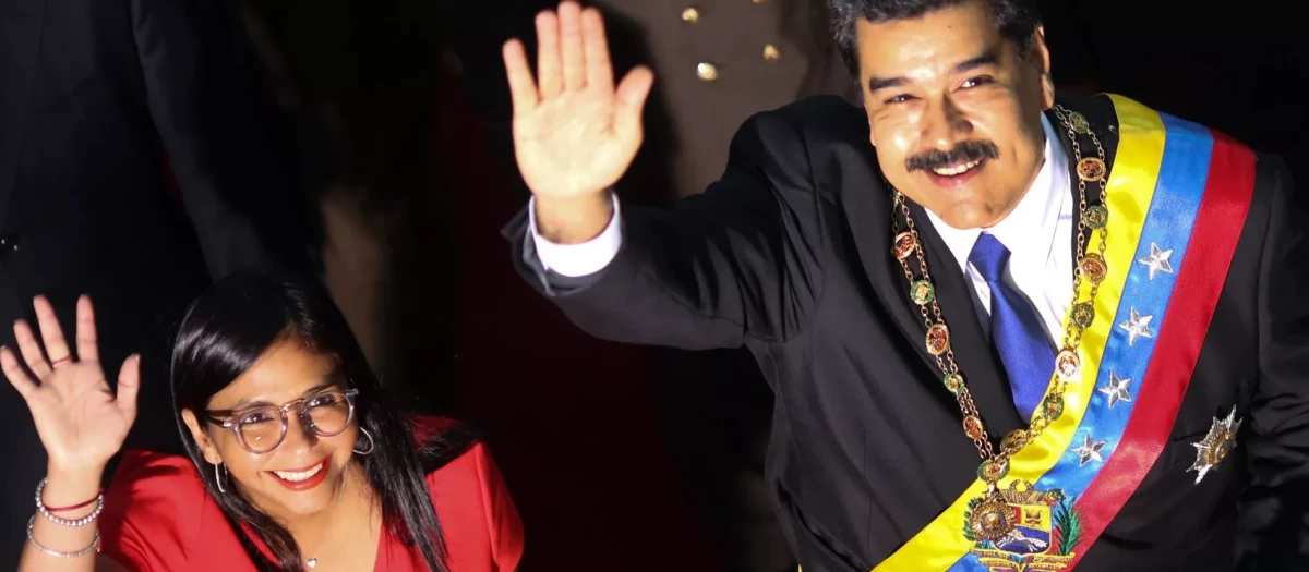 Delcy Rodríguez y Nicolás Maduro cuando trabajaban codo con codo en la última investidura del bolivariano