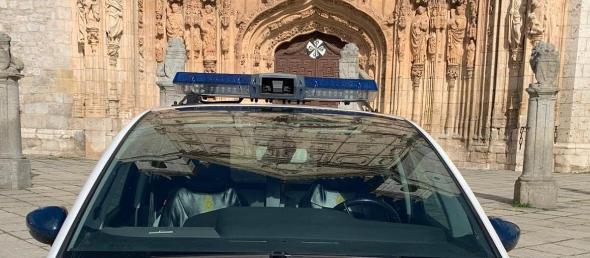 Vehículo patrulla de la Policía Nacional en Valladolid