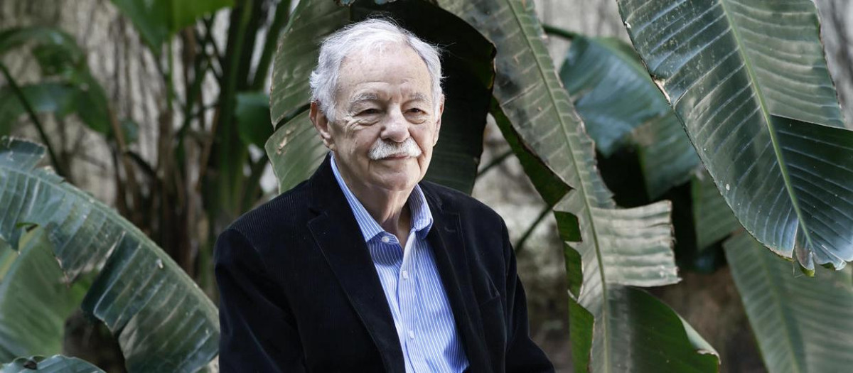 El escritor Eduardo Mendoza recibió el Premio Princesa de Asturias de las Letras en 2025
