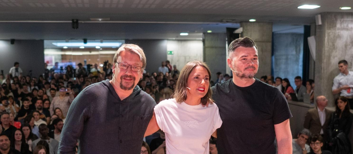(Foto de ARCHIVO)
El portavoz de ERC en el Congreso de los Diputados, Gabriel Rufián (d) y la secretaria política de Podemos y eurodiputada, Irene Montero (c), durante el diálogo 'Què s'ha de fer?', moderada por Xavier Domènech (i), a 9 de abril de 2026, en Barcelona, Catalunya (España). El diálogo, celebrado en la Universitat Pompeu Fabra, se enmarca en una serie de actos para debatir sobre el futuro de la izquierda alternativa al PSOE en España, analizar posibles alianzas electorales y reflexionar sobre estrategias políticas y sociales ante el avance de la derecha en el actual ciclo electoral.

Lorena Sopêna / Europa Press
09 ABRIL 2026;ERC;IZQUIERDA;RUFIÁN;IRENE MONTERO;CATALUÑA;
09/4/2026