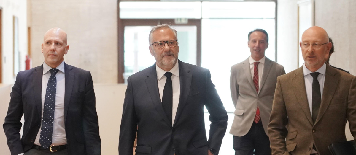 Pollán y Carlos Meléndez, a la izquierda de la imagen