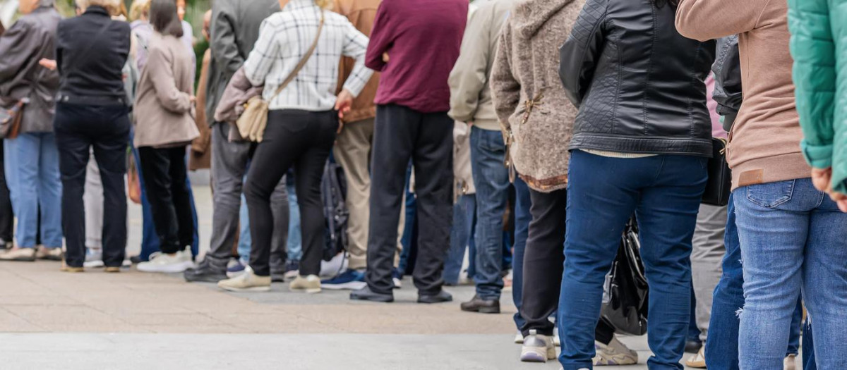 Extranjería, SEPE, Seguridad Social, Correos... los servicios están colapsados