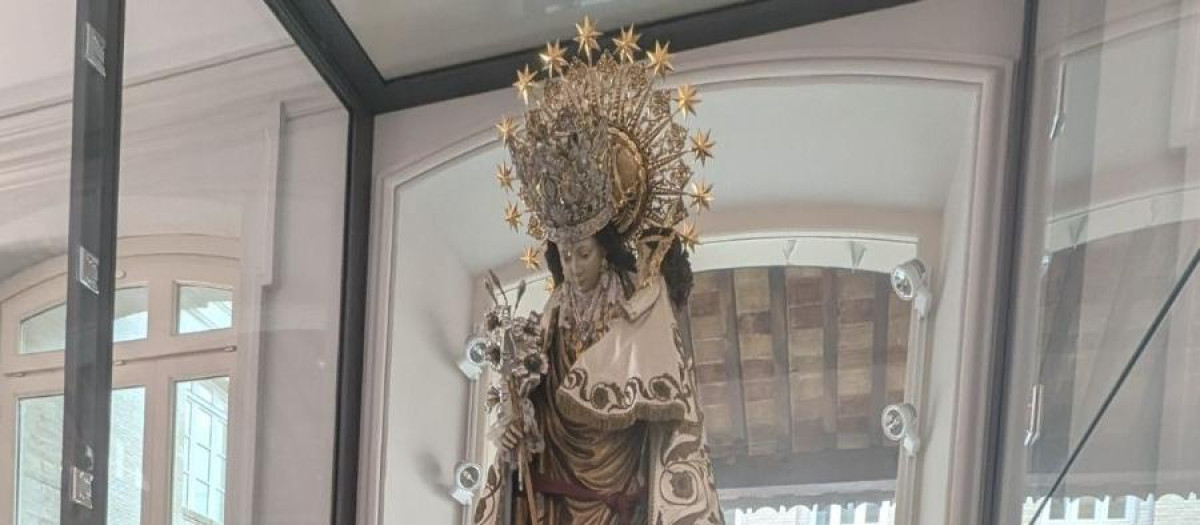 Imagen de la talla de la Virgen de los Desamparados de la Tabacalera de Valencia.