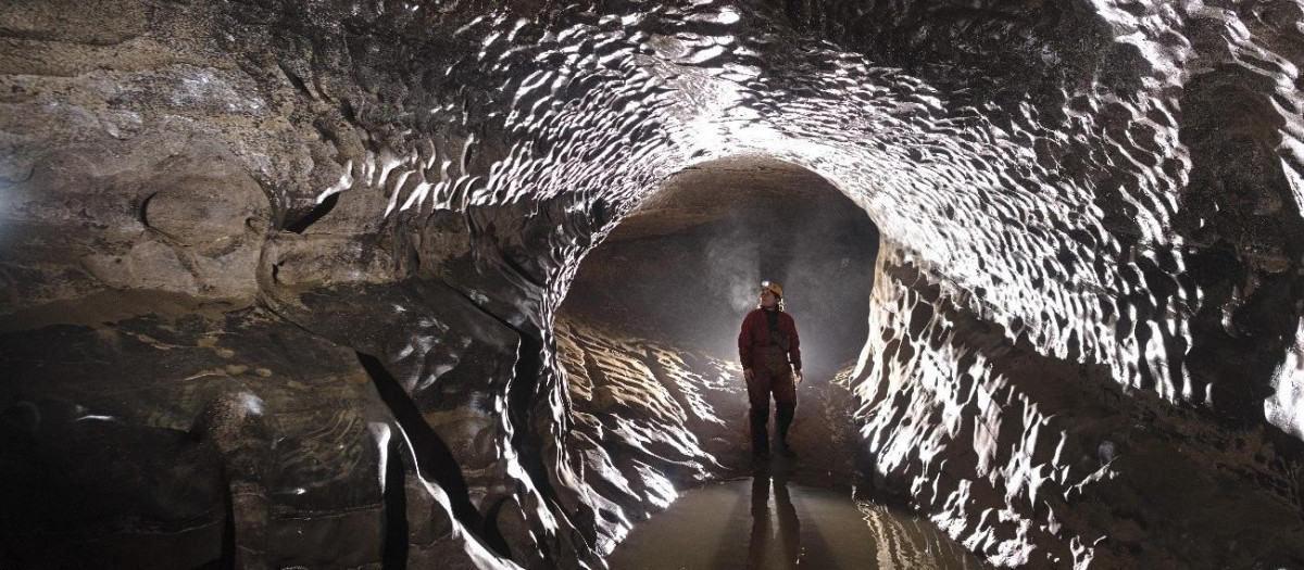 Perfil de la cueva Markov Spodmol, Eslovenia