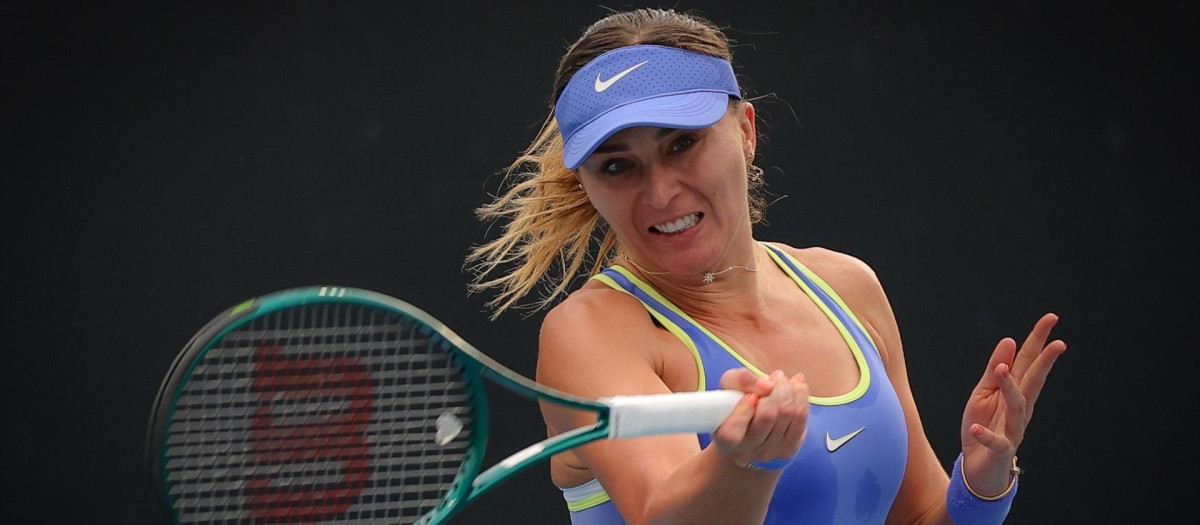 Paula Badosa golpea una bola de derecha esta temporada