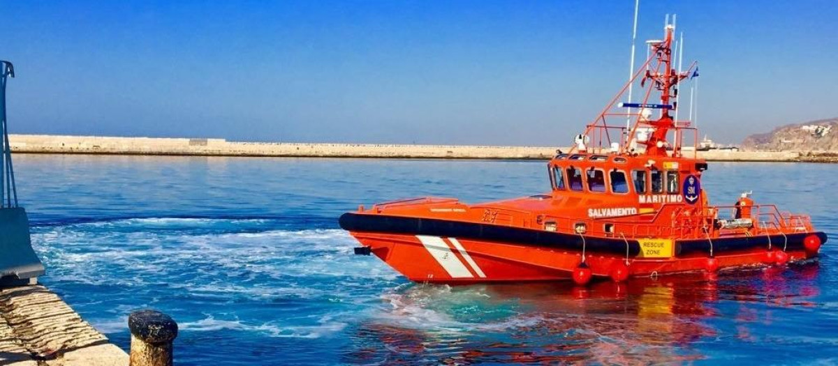 'Salvamar Spica' en el puerto de Almería (archivo)

REMITIDA / HANDOUT por SALVAMENTO MARÍTIMO
Fotografía remitida a medios de comunicación exclusivamente para ilustrar la noticia a la que hace referencia la imagen, y citando la procedencia de la imagen en la firma
04/2/2021