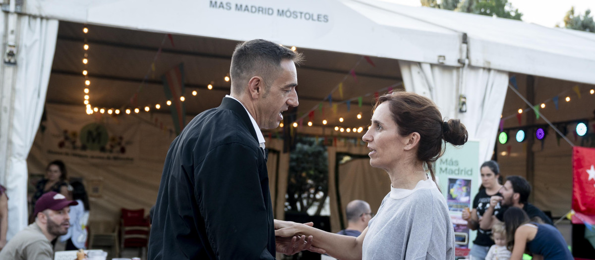 La ministra de Sanidad, Mónica García y el diputado de Más Madrid, Emilio Delgado