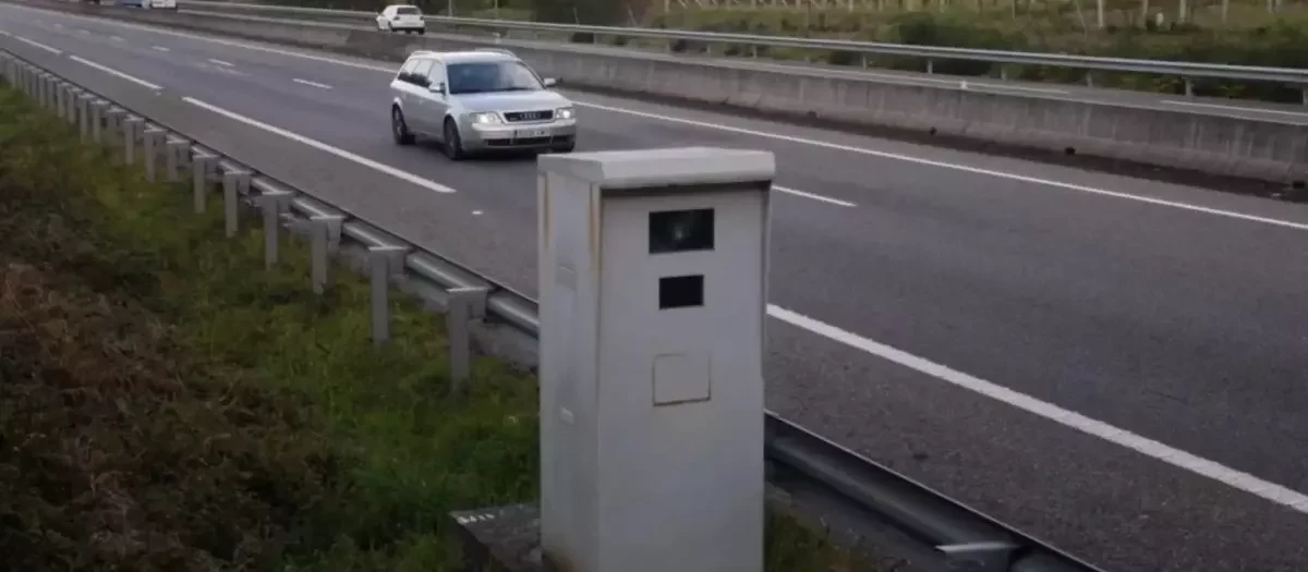 Un radar fijo en una autovía