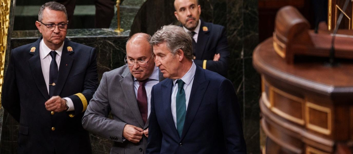 El presidente del PP, Alberto Núñez Feijóo, y el secretario general, Miguel Tellado