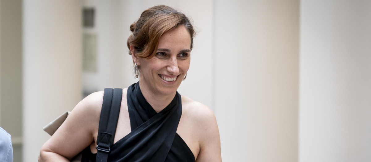 (Foto de ARCHIVO)
La ministra de Sanidad, Mónica García, a su llegada a una sesión de control al Gobierno en el Senado, a 10 de junio de 2025, en Madrid (España). El pleno del Senado aborda la aprobación de actas previas y plantea preguntas sobre transporte, discriminación, gestión de crisis, servicios públicos, acatamiento de sentencias, corrupción, igualdad, pobreza infantil y laboral, y reformas judiciales. También debate mociones sobre transparencia, abastecimiento energético, vivienda y tratados internacionales.

A. Pérez Meca / Europa Press
10 JUNIO 2025;PLENO;SENADO;SENADORES;MINISTROS;SESIÓN DE CONTROL;
10/6/2025
