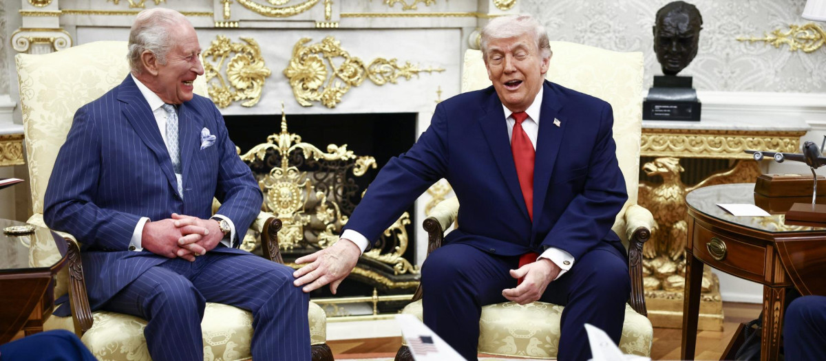 Carlos III con  Donald Trump en el despacho Oval  en la Casa Blanca
