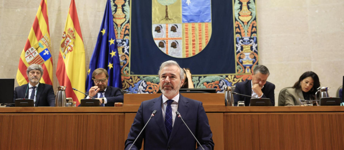El presidente del PP de Aragón, Jorge Azcón, durante la segunda sesión de debate investidura