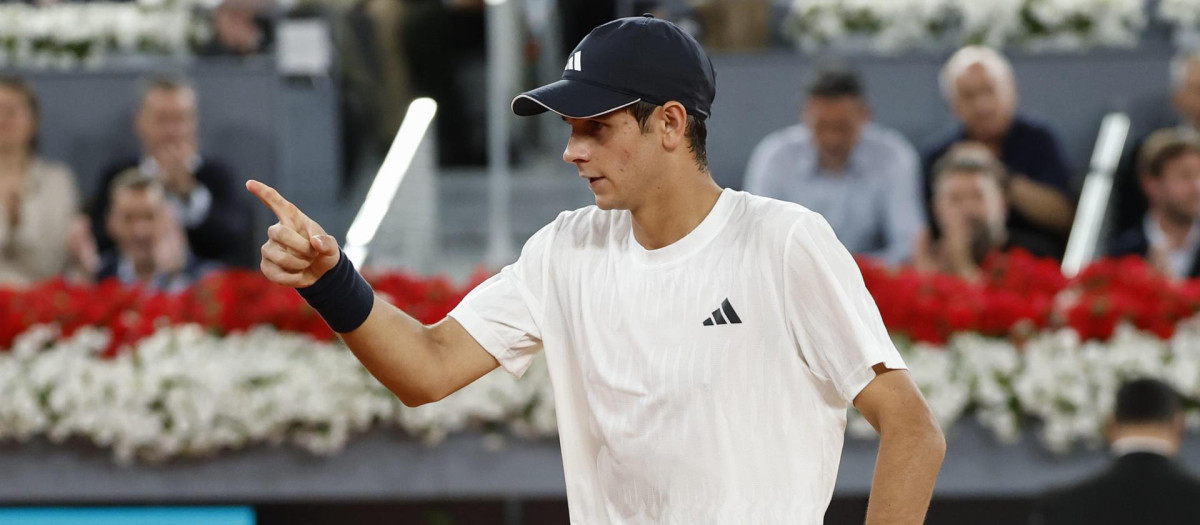 Rafa Jódar, durante su partido ante Jannik Sinner en el Mutua Madrid Open