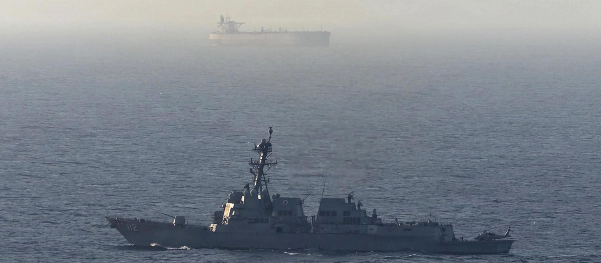 Imagen de un destructor de misiles de EE.UU. en Ormuz