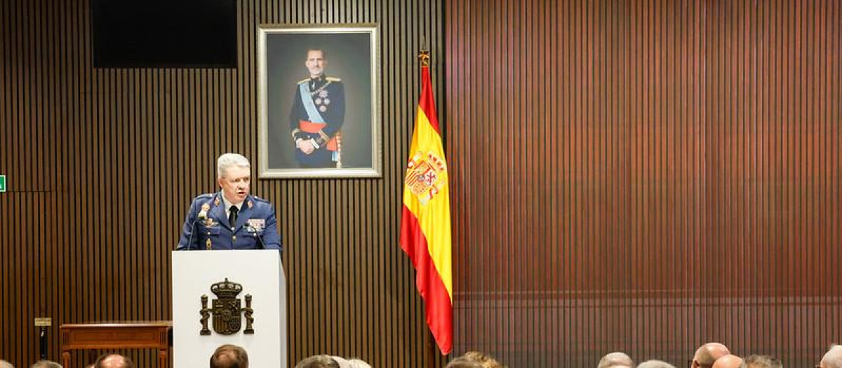 El teniente general Jerónimo Domínguez toma posesión como director de la Escuela Superior de las Fuerzas Armadas