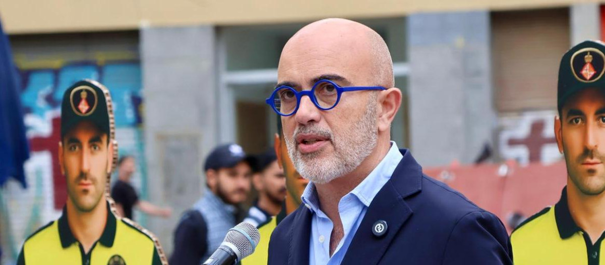 Daniel Sirera, este martes, en la presentación de la campaña 'Calles seguras'