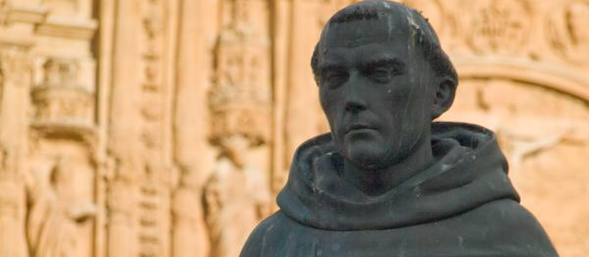 Estatua de Francisco de Vitoria en Salamanca